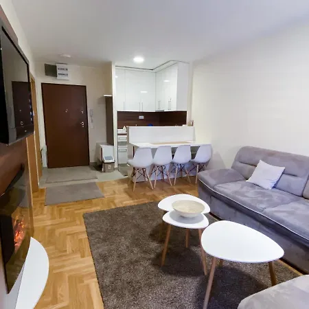 Alisa Apartamento *